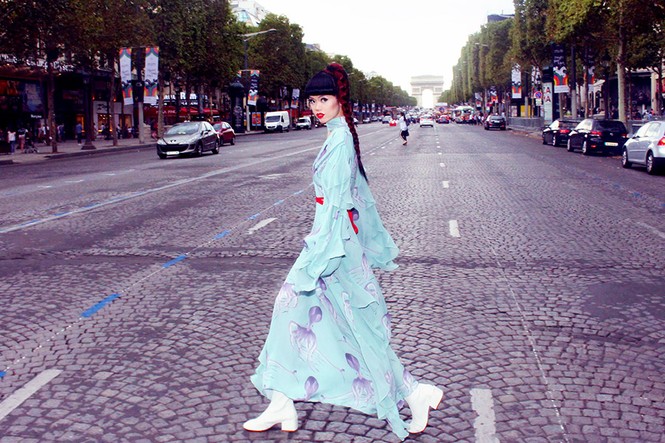 Siêu mẫu Việt lộng lẫy trong loạt show tại tuần lễ thời trang Paris - ảnh 8