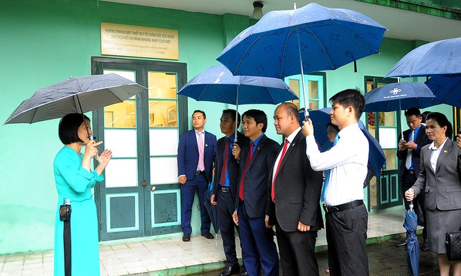 Đoàn đại biểu Hội LHTN Campuchia viếng Lăng Chủ tịch Hồ Chí Minh - ảnh 5