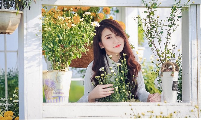 Thiếu nữ Hà thành thả dáng tuyệt đẹp bên cúc hoạ mi - ảnh 4