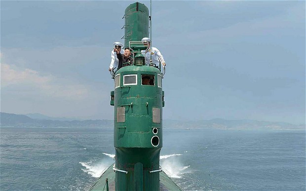 'Soi' hạm đội tàu ngầm của ông Kim Jong -un - ảnh 1
