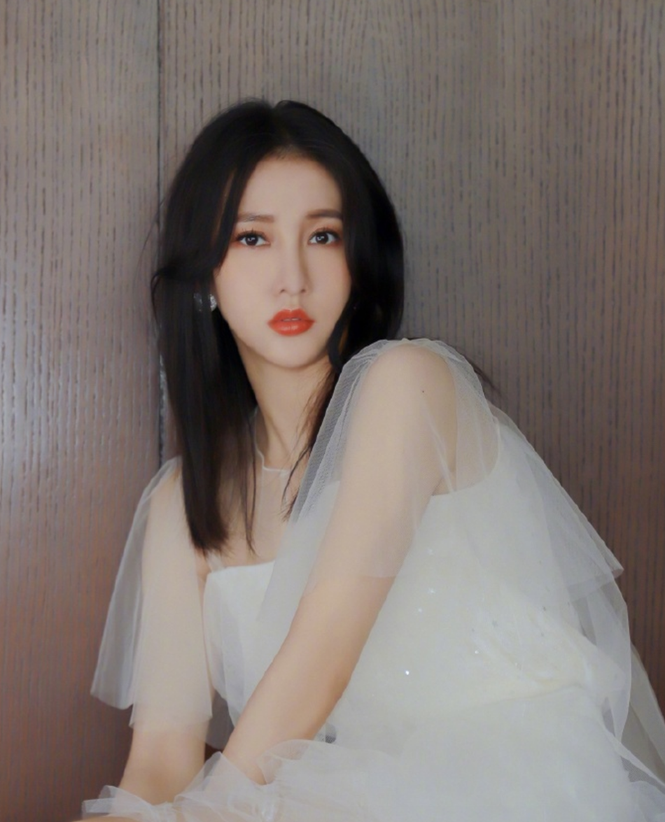 Cbiz 21/5: Ngụy Đại Huân tặng Dương Mịch 999 bông hồng, Trịnh Khải và Miêu Miêu kết hôn - ảnh 3