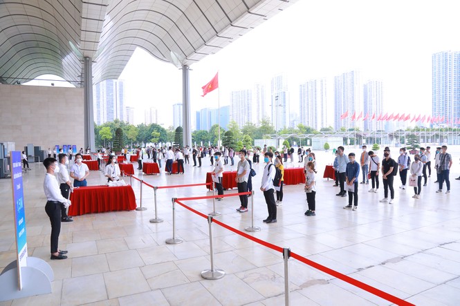 Hơn 2 nghìn cử nhân tốt nghiệp Đại học tham gia kỳ thi tuyển dụng - ảnh 3
