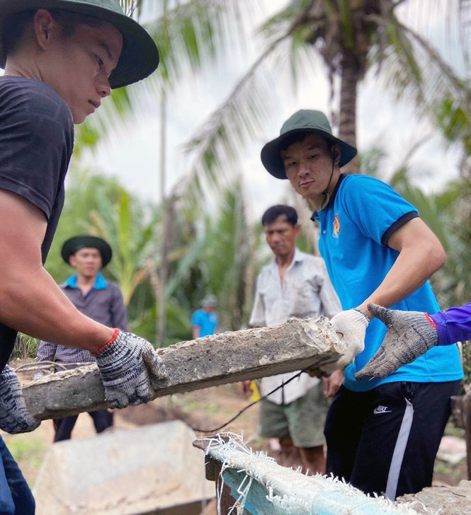 Bí thư thứ nhất thăm, động viên chiến sỹ tình nguyện trong chiến dịch “Hành quân xanh” - ảnh 4