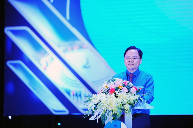 Nam sinh cõng bạn đến trường cùng nhiều gương thanh niên sống đẹp được tôn vinh - ảnh 3
