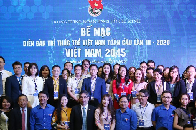 Trí thức trẻ nhiệt tình đóng góp ý kiến xây dựng đất nước - ảnh 1