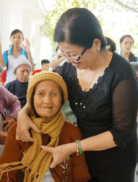 Áo ấm mùa xuân đến với cụ già Cần Thơ - ảnh 4