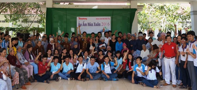 Áo ấm mùa xuân đến với cụ già Cần Thơ - ảnh 8