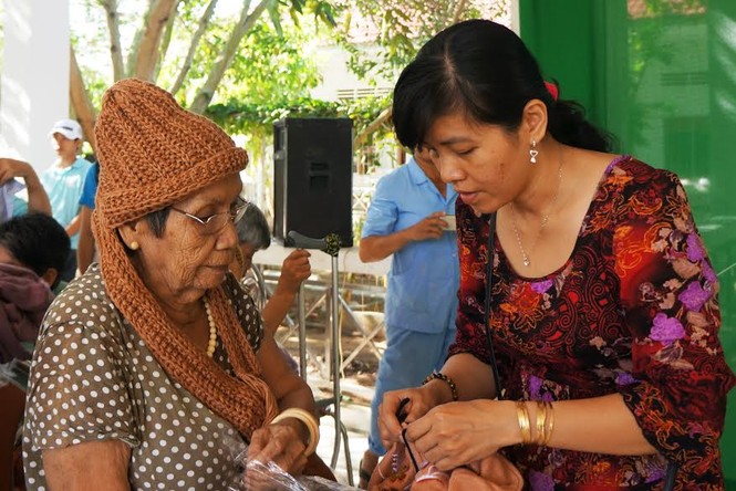 Áo ấm mùa xuân đến với cụ già Cần Thơ - ảnh 5