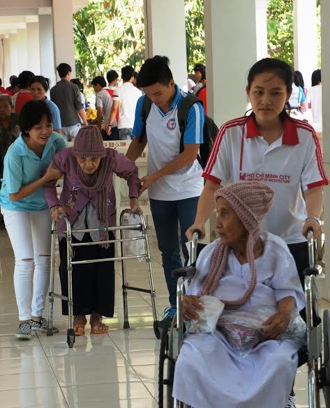 Áo ấm mùa xuân đến với cụ già Cần Thơ - ảnh 6