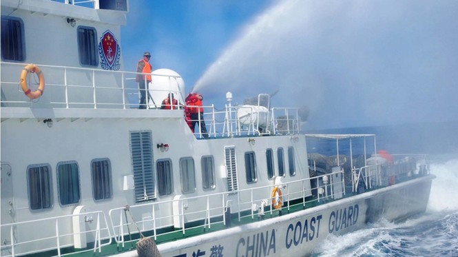 Trung Quốc vội quên những cái bắt tay nồng ấm - ảnh 1