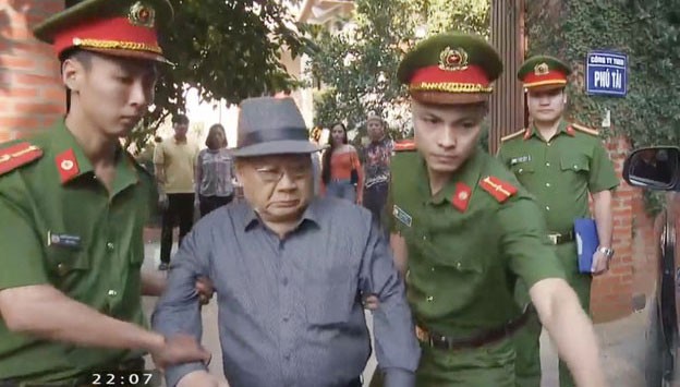 Kết phim ‘Cô gái nhà người ta’ gây tranh cãi dữ dội - ảnh 2