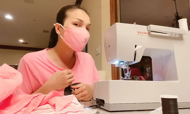 Hồng Ngọc sắm máy khâu tự may khẩu trang chống dịch ‘xịn sò’ - ảnh 2