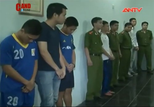 Hình ảnh 2 cầu thủ V.Ninh Bình tra tay vào còng - ảnh 5
