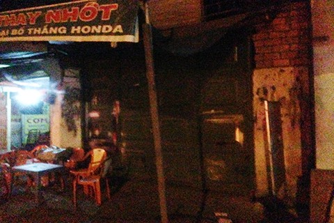 Cha xâm hại con gái 5 tuổi rồi mang ra chợ bỏ rơi - ảnh 1