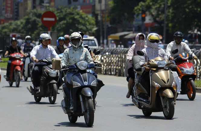 Cuộc sống người dân trong cái nắng như đổ lửa - ảnh 4