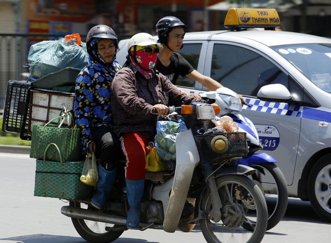 Cuộc sống người dân trong cái nắng như đổ lửa - ảnh 5