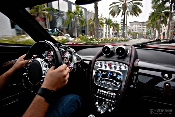 100 siêu xe Pagani Huayra bán hết khi mới 'ra lò' - ảnh 4