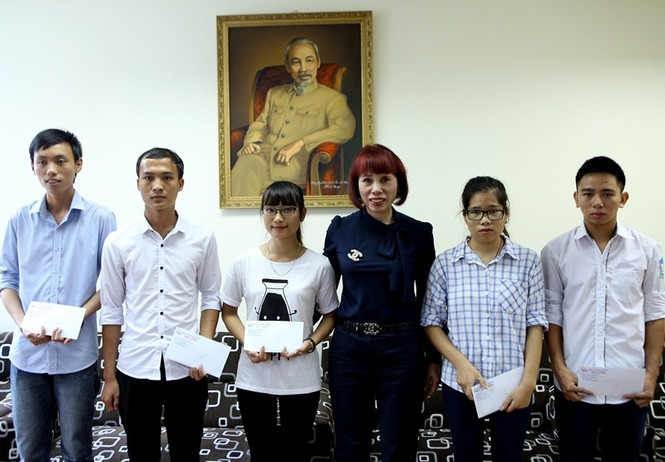 Ấm áp buổi trao học bổng của một Việt kiều Đức - ảnh 3