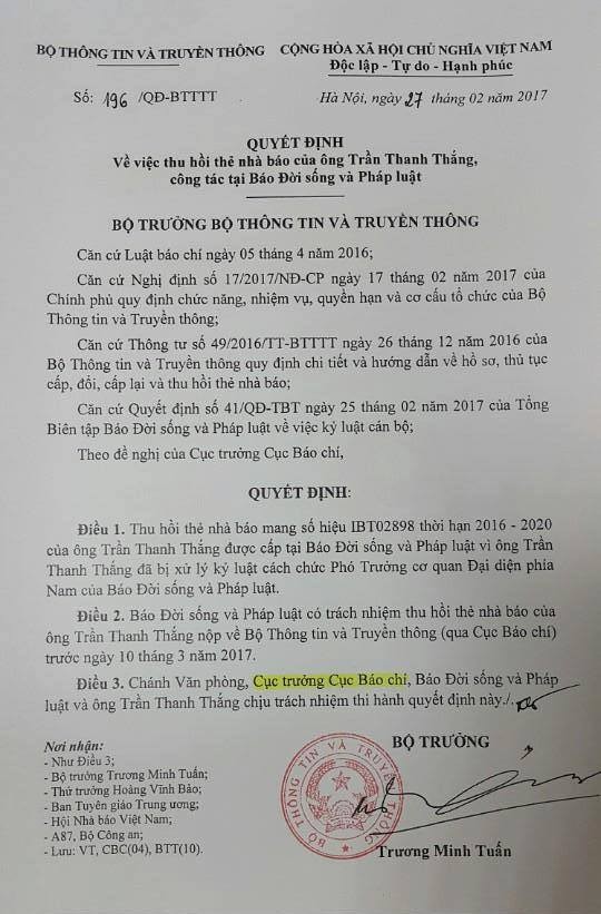 Thu thẻ nhà báo người gửi công văn cho lãnh đạo quận 1 - ảnh 1