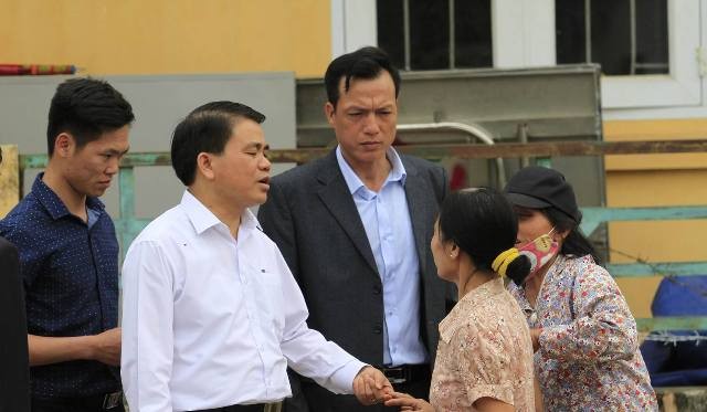 Vỡ oà giây phút bàn giao 19 cán bộ, chiến sỹ ở Đồng Tâm - ảnh 6