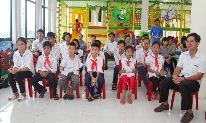 Nhà sách Tiền Phong trao học bổng cho học sinh vượt khó - ảnh 3