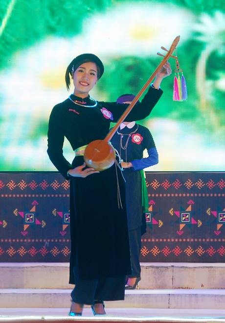 Đào Thị Thơm đăng quang “Người đẹp vùng quế” - ảnh 5
