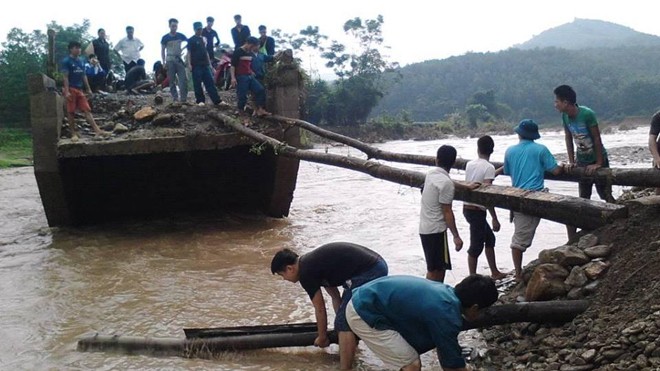 Mưa lũ làm 5 người chết, gây thiệt hại hàng trăm tỷ ở Nghệ An - ảnh 1