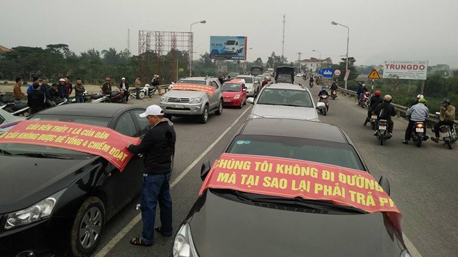 Bí thư huyện Nghi Xuân: Thu phí cầu Bến Thủy I là trái quy định - ảnh 1