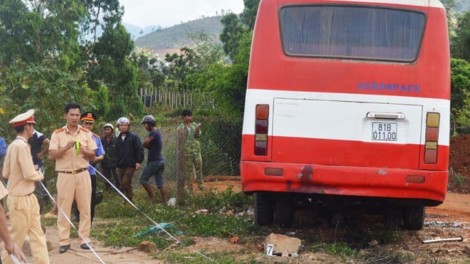 Mất 3 mạng người do tài xế mải nghe điện thoại - ảnh 3
