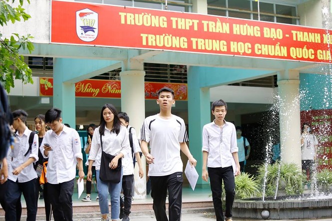 Thí sinh rạng rỡ làm thủ tục thi THPT quốc gia - ảnh 7