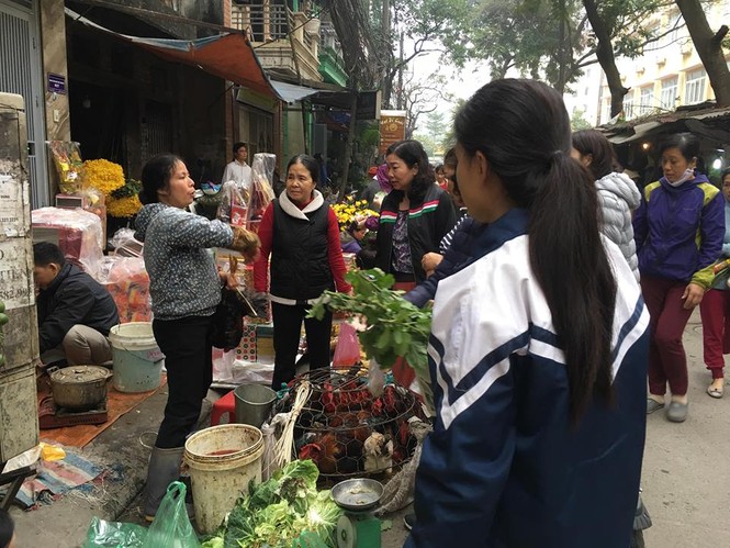 Đồ cúng ông Công, ông Táo ở chợ Hà Nội đồng loạt tăng giá - ảnh 6
