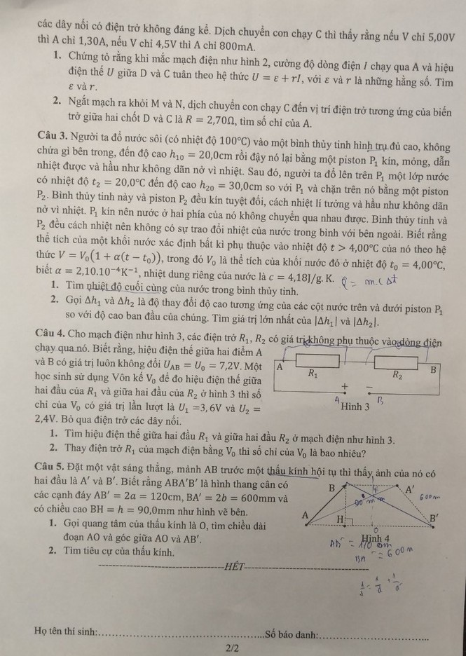 Đề thi môn Vật lí trường THPT Chuyên ĐH Sư phạm: Rất khó, ‘khác lạ’ - ảnh 2