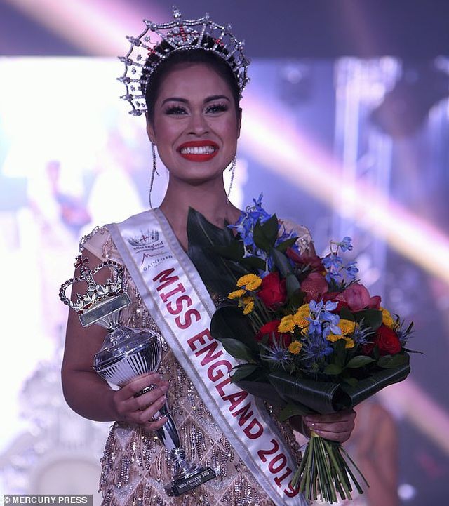 Nữ bác sĩ đi thi Miss World giải cứu cho đối thủ bị gãy xương cổ tay - ảnh 6
