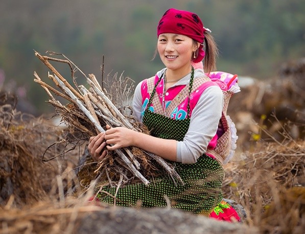 Bà mẹ 19 tuổi người Mông có nụ cười rạng rỡ ở Đồng Văn - ảnh 1