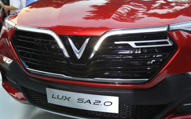 Chi tiết SUV hạng sang VinFast Lux SA 2.0 có giá từ 1,136 tỷ đồng - ảnh 1