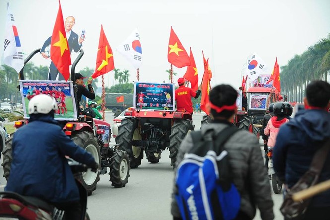 Vác máy cày đến Mỹ Đình cổ vũ đội tuyển Việt Nam - ảnh 7