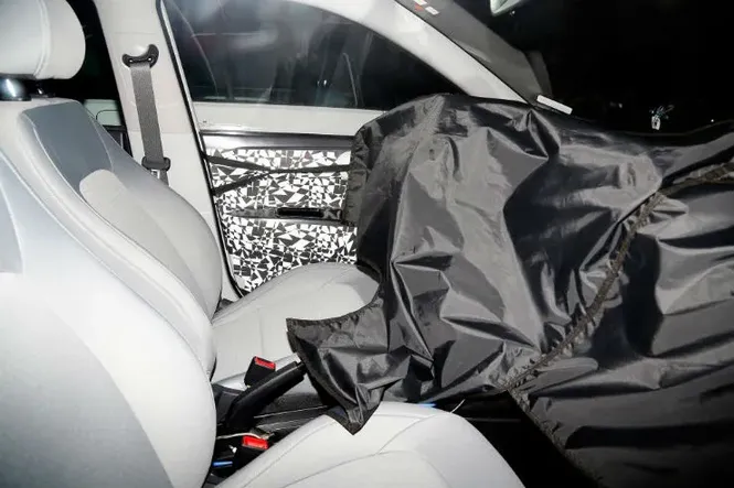 Lộ ảnh Hyundai Grand i10 thế hệ mới chạy thử trên phố - ảnh 4