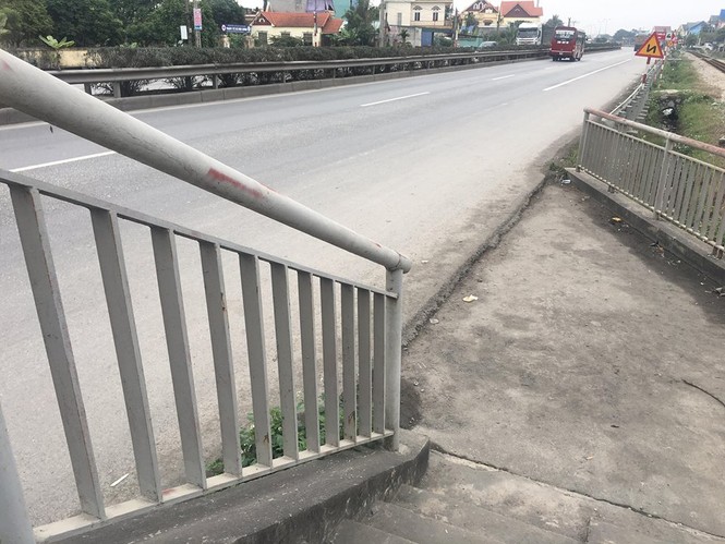 Những vết vẽ ám ảnh tại hiện trường vụ tai nạn 8 người chết ở Hải Dương - ảnh 11