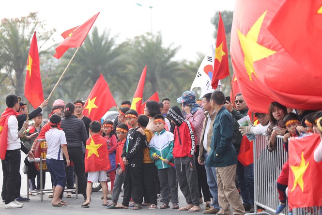 Không khí cổ động viên đón đội tuyển Việt Nam sau Asian Cup 2019 - ảnh 6