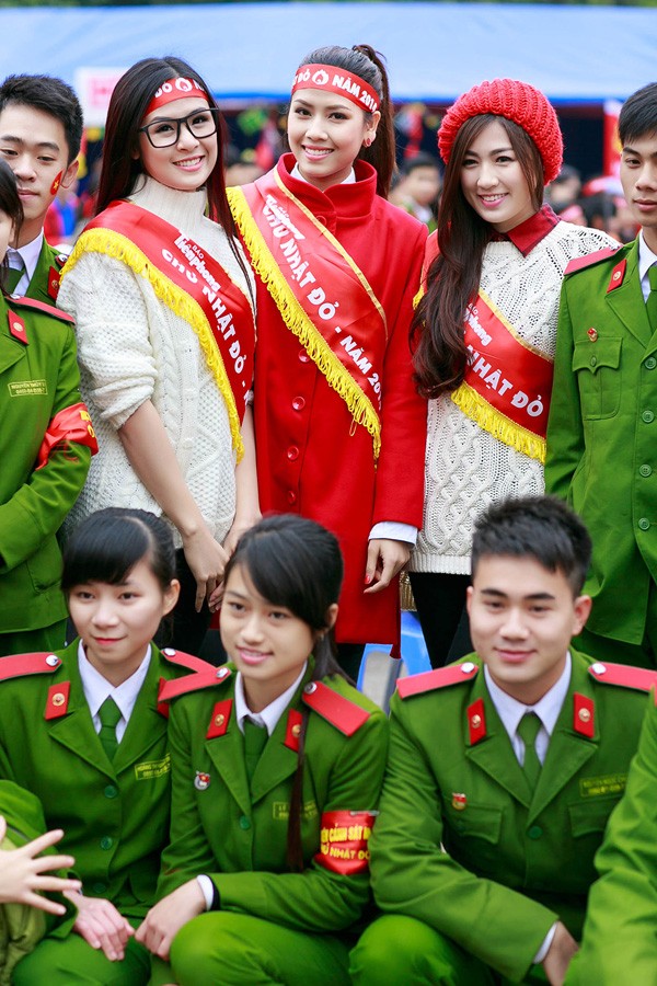 Những khoảnh khắc đẹp ở Chủ Nhật Đỏ - ảnh 3