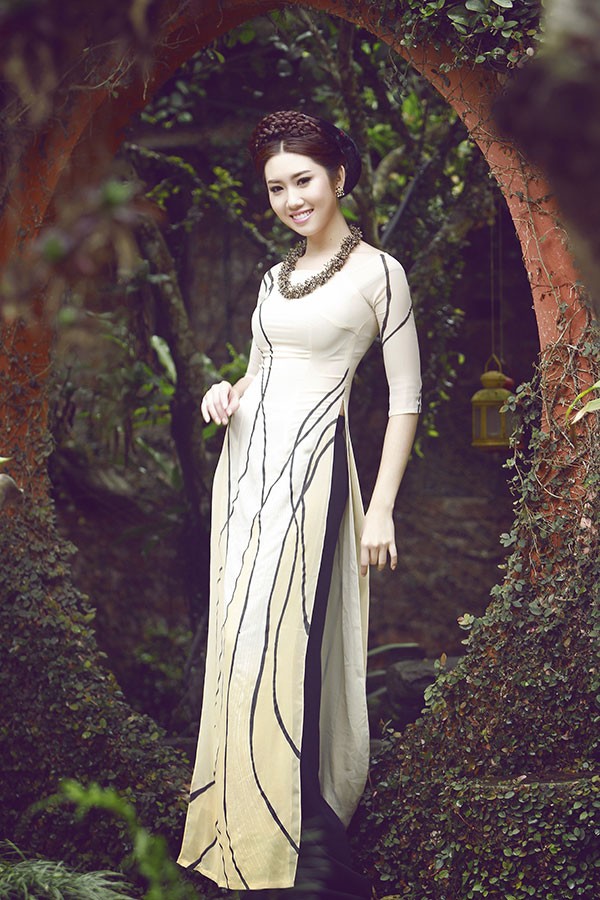 Ghim trên Vietnamese long dress