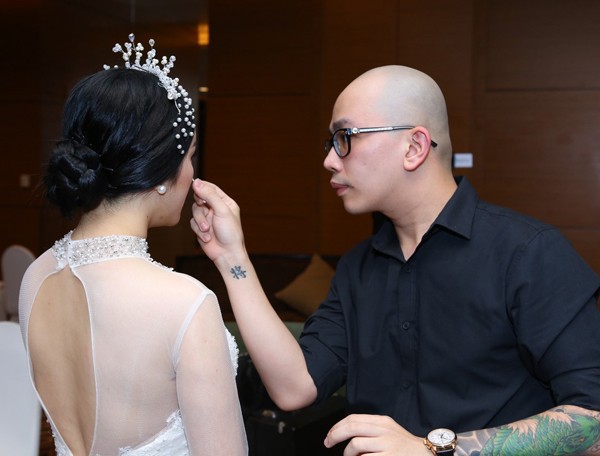 Lý Nhã Kỳ bất ngờ làm cô dâu trên sàn catwalk - ảnh 2