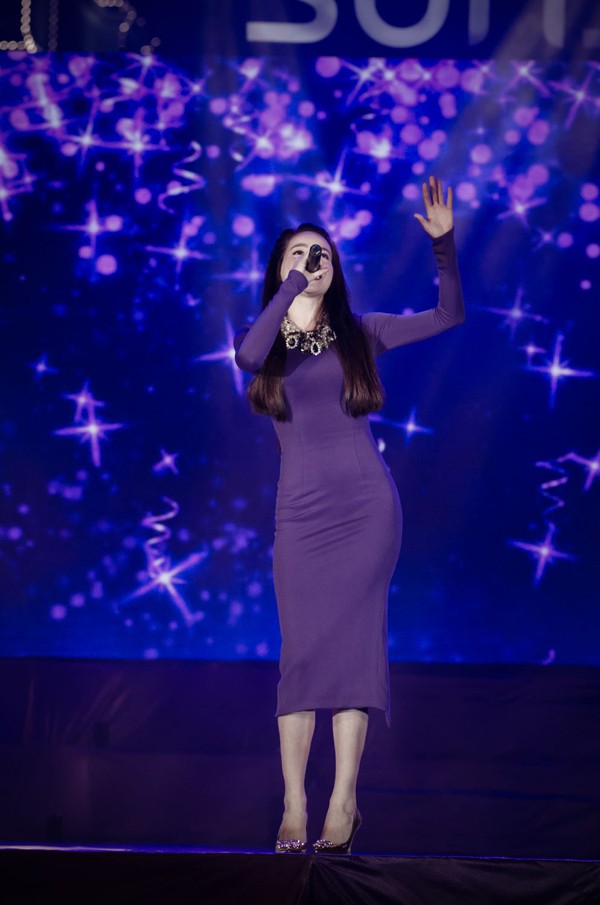 Thủy Tiên khoe eo, Hà Hồ kín mít - ảnh 7