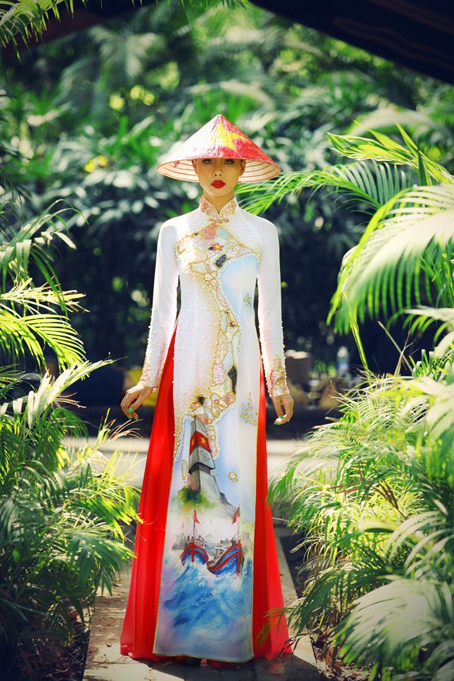 Người mẫu Lại Thanh Hương mặc áo dài biển Đông - ảnh 4