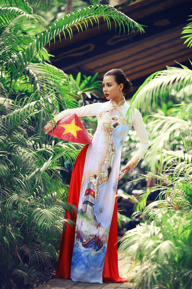 Người mẫu Lại Thanh Hương mặc áo dài biển Đông - ảnh 8