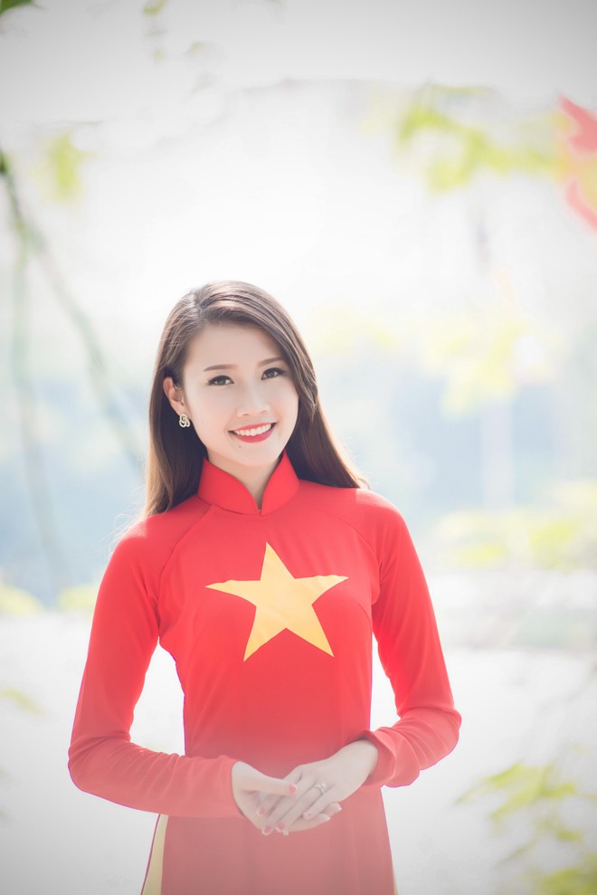 Dàn mẫu Việt nổi bật với áo dài in hình cờ Tổ quốc - ảnh 5