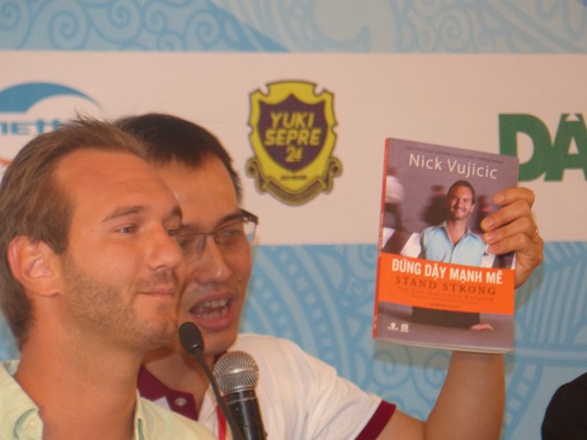 Nick Vujicic và niềm vui lớn khi trở lại Việt Nam - ảnh 1