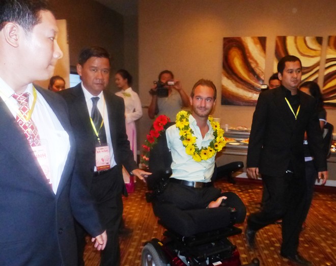 Nick Vujicic và niềm vui lớn khi trở lại Việt Nam - ảnh 4