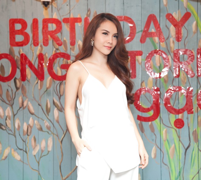 Yến Trang gợi cảm mừng sinh nhật hotboy Thái Lan - ảnh 2