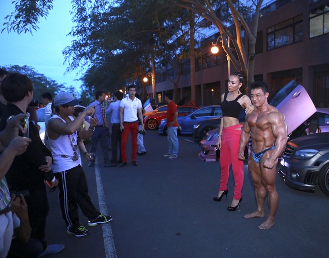 Diệu Huyền lộ eo thon sexy bên chàng lực sỹ 'trâu mộng' - ảnh 8